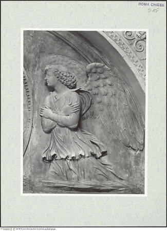 Vorderseite von Vasari [https://www.deutsche-digitale-bibliothek.de/content/lizenzen/rv-ez/] Grabmal des Erzbischofs von Salerno, Guglielmo Rocca (+1482)Lünette: Madonna in der Mandorla und zwei adorierende Engel - rechter Engel, bh478010_recto. Foto.