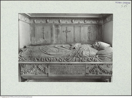 Vorderseite von Vasari [https://www.deutsche-digitale-bibliothek.de/content/lizenzen/rv-ez/] Grabmal des Erzbischofs von Salerno, Guglielmo Rocca (+1482)Sarkophag mit Liegefigur - Gesamtansicht, bh478030_recto. Foto.