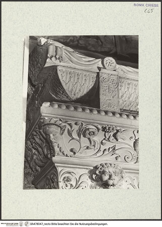 Vorderseite von Vasari [https://www.deutsche-digitale-bibliothek.de/content/lizenzen/rv-ez/] Grabmal des Kardinals Bernardino Lonato (+1497)Sarkophag mit Liegefigur - Sarkophag, Dekorationsdetail, bh478047_recto. Foto.