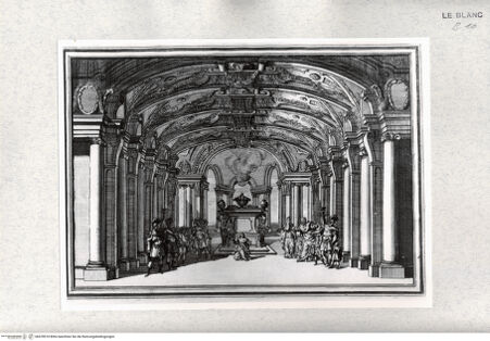 Vorderseite von Istituto Nazionale per la Grafica [http://creativecommons.org/publicdomain/mark/1.0/] Il Greco in Troia, festa teatrale rappresentata in Firenze ...3. Akt, 18. Szene: Derselbe Tempelinnenraum wie in der vorhergehenden Szene, ohne Flaggenschmuck und Trophäen - , bh478518. Foto.