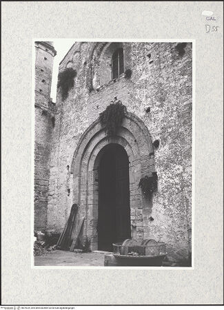 Vorderseite von Bibliotheca Hertziana [https://www.deutsche-digitale-bibliothek.de/content/lizenzen/rv-fz/] CattedraleWestfassade - Hauptportal, bh479329_recto. Foto: Kruft, Hanno-Walter.