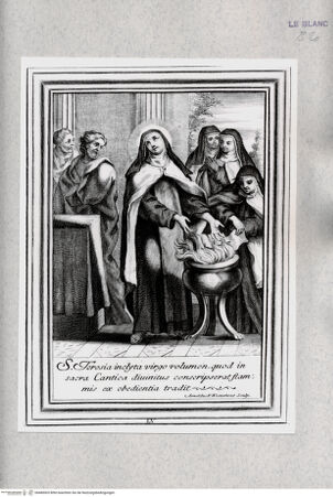 Vorderseite von Istituto Nazionale per la Grafica [http://creativecommons.org/publicdomain/mark/1.0/] Vita Effigiata Della Serafica Vergine S. Teresa di Gesù ...Tafel 55: Die heilige Theresia wirft ein Buch ins Feuer: S. Teresia inclyta virgo volumen ... - , bh480003. Foto.