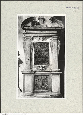 Vorderseite von Sopr. BAS ROMA [https://www.deutsche-digitale-bibliothek.de/content/lizenzen/rv-ez/] Grabmal von Mattia Gherardi - , bh480160_recto. Foto.