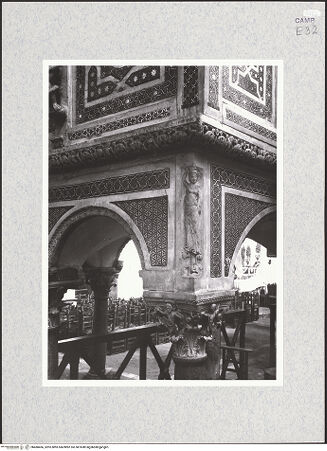 Vorderseite von Bibliotheca Hertziana [https://www.deutsche-digitale-bibliothek.de/content/lizenzen/rv-fz/] Propheten mit Schriftrollen, allegorische Figuren und Personifikationen der Sibyllen - Unterbau, Ecke mit Sibylle (?), bh480466_recto. Foto.