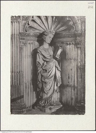 Vorderseite von Sopr. BAS NA [https://www.deutsche-digitale-bibliothek.de/content/lizenzen/rv-ez/] Triumphbogen Alfonsos VPrudentia - Gesamtansicht, bh480720_recto. Foto.