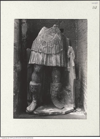 Vorderseite von Sopr.BAS NA [https://www.deutsche-digitale-bibliothek.de/content/lizenzen/rv-ez/] Triumphbogen Alfonsos VDer heilige Georg? - Gesamtansicht, bh480733_recto. Foto.