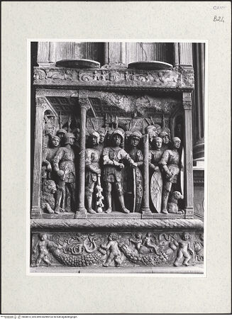 Vorderseite von Bibliotheca Hertziana [https://www.deutsche-digitale-bibliothek.de/content/lizenzen/rv-fz/] Triumphbogen Alfonsos VAlfons als Anführer der aragonesischen Armee - Gesamtansicht, bh480973_recto. Foto.