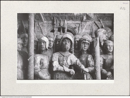 Vorderseite von Bibliotheca Hertziana [https://www.deutsche-digitale-bibliothek.de/content/lizenzen/rv-fz/] Triumphbogen Alfonsos VAlfons als Anführer der aragonesischen Armee - Alfons und mittlere Kriegergruppe, Detail, bh480980_recto. Foto.