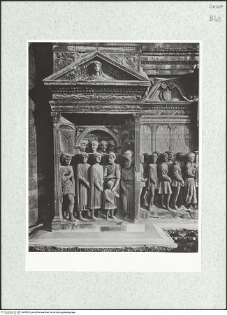 Vorderseite von unbekannt [https://www.deutsche-digitale-bibliothek.de/content/lizenzen/rv-fz/] Triumphbogen Alfonsos VTriumphaler Einzug Alfons V. in NeapelRepräsentanten der neapolitanischen Bevölkerung - Linke Ädikula und linker Abschnitt des Mittelreliefs, bh480995_recto. Foto.