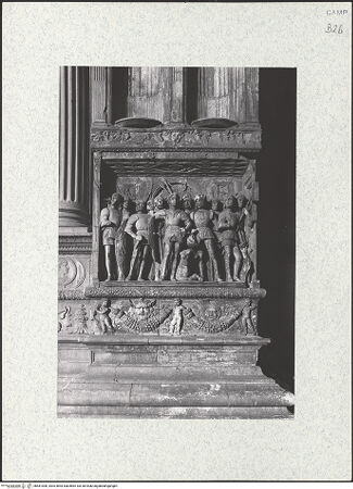Vorderseite von Bibliotheca Hertziana [https://www.deutsche-digitale-bibliothek.de/content/lizenzen/rv-fz/] Triumphbogen Alfonsos VFerdinand als Anführer der aragonesischen Armee - Gesamtansicht, bh481000_recto. Foto.
