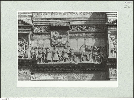 Vorderseite von Bibliotheca Hertziana [https://www.deutsche-digitale-bibliothek.de/content/lizenzen/rv-fz/] Triumphbogen Alfonsos VTriumphaler Einzug Alfons V. in Neapel - Mittelteil mit Inschrift, bh481007_recto. Foto.