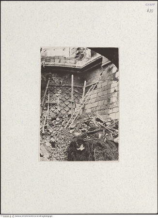 Vorderseite von Aucone, Gianni (Napoli) [https://www.deutsche-digitale-bibliothek.de/content/lizenzen/rv-ez/] Castel Nuovo - Ravelin neben dem Torre di Guardia, bh483664_recto. Foto.