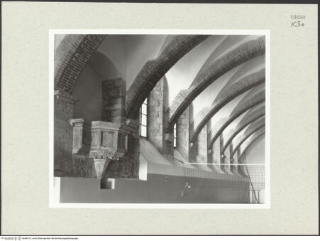 Vorderseite von Bibliotheca Hertziana [https://www.deutsche-digitale-bibliothek.de/content/lizenzen/rv-fz/] San FortunatoRefettorio - Refektorium, Lesekanzel, bh484147_recto. Foto: Savio, Oscar.