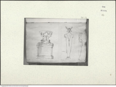 Vorderseite von Staatliche Kunstsammlungen, Schloss Wilhelmshöhe [https://www.deutsche-digitale-bibliothek.de/content/lizenzen/rv-ez/] Skizzenbuch der römischen ReiseFol. 11: Dreifuß auf Sockel und zwei Hermen, im Vatikan - , bh484669_recto. Foto.
