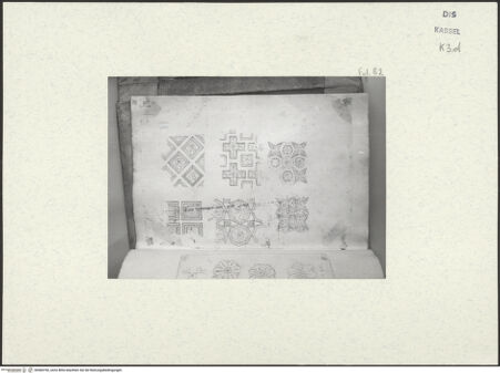 Vorderseite von Staatliche Kunstsammlungen, Schloss Wilhelmshöhe [https://www.deutsche-digitale-bibliothek.de/content/lizenzen/rv-ez/] Skizzenbuch der römischen ReiseFol. 82: Sechs Studien nach Deckenkassettierungen - , bh484760_recto. Foto.