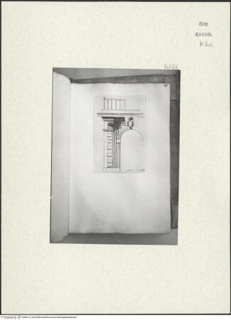 Vorderseite von Staatliche Kunstsammlungen, Schloss Wilhelmshöhe [https://www.deutsche-digitale-bibliothek.de/content/lizenzen/rv-ez/] Skizzenbuch der römischen ReiseFol. 66: Portal eines Gebäudes am Kapitol - , bh484772_recto. Foto.