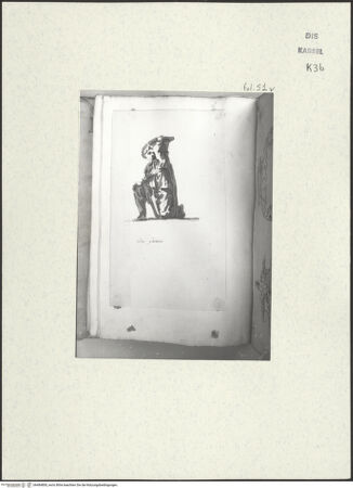 Vorderseite von Staatliche Kunstsammlungen, Schloss Wilhelmshöhe [https://www.deutsche-digitale-bibliothek.de/content/lizenzen/rv-ez/] Skizzenbuch der römischen ReiseFol. 51 verso: kniende Konsolfigur in der Villa Farnese (Farnesina?) - , bh484800_recto. Foto.