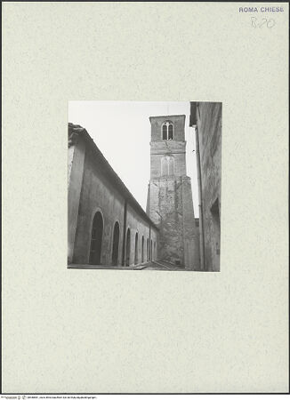 Vorderseite von unbekannt [https://www.deutsche-digitale-bibliothek.de/content/lizenzen/rv-fz/] Sant'Agnese fuori le MuraCampanile - Südlicher Obergaden und Campanile aus Westen, bh488581_recto. Foto.