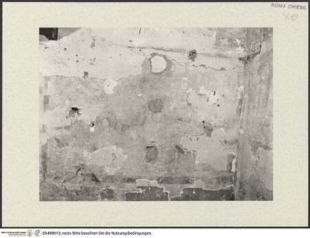 Vorderseite von Archivio Fotografico della SBAA Lazio? [https://www.deutsche-digitale-bibliothek.de/content/lizenzen/rv-ez/] Santi Nereo e AchilleoWestliches Pastophorium - Westliches Pastophorium, Mezzanin, nordwestliche Wand mit Freskenfragmenten, bh488613_recto. Foto: Sacchi, G..