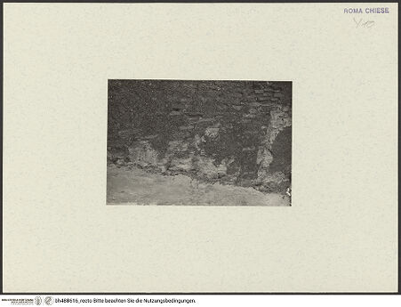 Vorderseite von unbekannt [https://www.deutsche-digitale-bibliothek.de/content/lizenzen/rv-fz/] Santi Nereo e AchilleoWestliches Pastophorium - Westliches Pastophorium, nordöstliche Wand über dem Seitenschiff aus Nordosten, Mauerwerk, Detail, bh488616_recto. Foto.