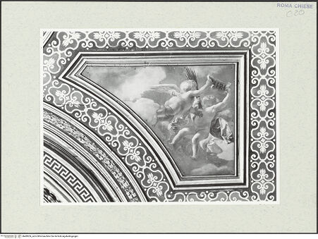 Vorderseite von Sopr. BAS ROMA [https://www.deutsche-digitale-bibliothek.de/content/lizenzen/rv-ez/] Zyklus von Deckengemälden mit Szenen aus der Geschichte des Heiligen KreuzesEngel mit den LeidenswerkzeugenSeitenfeld: Zwei Engel mit dem Schild INRI und einer Rute - , bh489206_recto. Foto.