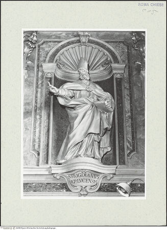 Vorderseite von Sopr. BAS ROMA [https://www.deutsche-digitale-bibliothek.de/content/lizenzen/rv-ez/] Statue des heiligen Fredianus - , bh489209_recto. Foto.