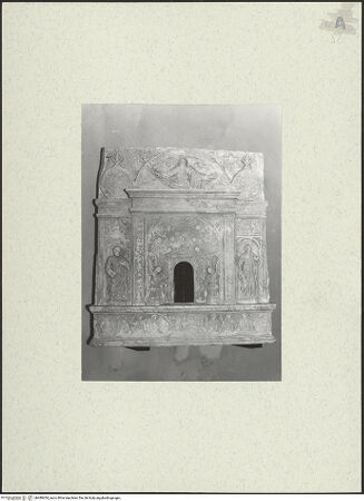 Vorderseite von Bibliotheca Hertziana [https://www.deutsche-digitale-bibliothek.de/content/lizenzen/rv-fz/] Sakramentstabernakel - Gesamtansicht, bh489454_recto. Foto.