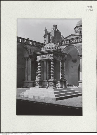 Vorderseite von Bibliotheca Hertziana [https://www.deutsche-digitale-bibliothek.de/content/lizenzen/rv-fz/] Brunnenhaus mit Kuppel - Ansicht von Südosten, bh490041_recto. Foto: Kruft, Hanno-Walter.