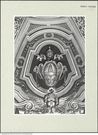 Vorderseite von Sopr. BAS Roma [https://www.deutsche-digitale-bibliothek.de/content/lizenzen/rv-ez/] WappenreiheWappen Papst Leo XIII. Pecci, in dessen Pontifikat die Kirche restauriert wurde. - , bh490057_recto. Foto.