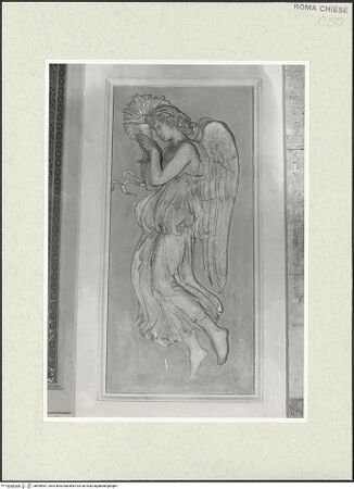 Vorderseite von Sopr. BAS ROMA [https://www.deutsche-digitale-bibliothek.de/content/lizenzen/rv-ez/] Engel mit liturgischem GerätRechter Engel mit Abendmahlskelch und Hostie - , bh490981_recto. Foto.