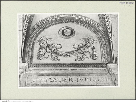 Vorderseite von Sopr. BAS ROMA [https://www.deutsche-digitale-bibliothek.de/content/lizenzen/rv-ez/] Deckenmalerei in San Giacomo degli Spagnoli - Lünette in der Cappella Maggiore, bh490995_recto. Foto.