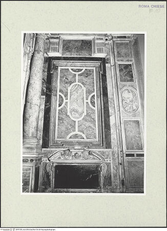 Vorderseite von Sopr. BAS ROMA [https://www.deutsche-digitale-bibliothek.de/content/lizenzen/rv-ez/] San Giacomo degli SpagnoliCappella di San Giuseppe - Rechte Wand, Marmorinkrustation und Widmungsinschrift des Antonio Fonseca, bh491006_recto. Foto.