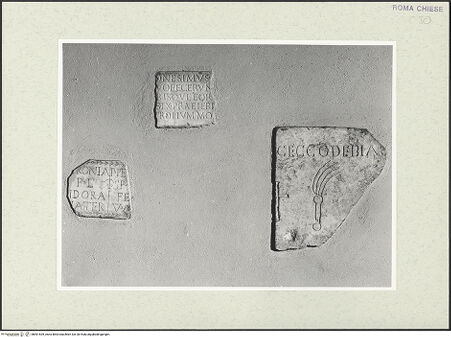 Vorderseite von Sopr. BAS ROMA [https://www.deutsche-digitale-bibliothek.de/content/lizenzen/rv-ez/] Fragment einer Inschrift - Inschrift und zwei weitere Fragmente, bh491539_recto. Foto.