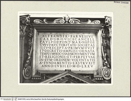 Vorderseite von Sopr. BAS Roma [https://www.deutsche-digitale-bibliothek.de/content/lizenzen/rv-ez/] Inschrift "Alexander Farnesius (...)" - , bh491999_recto. Foto.