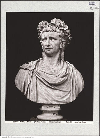 Vorderseite von Alinari [https://www.deutsche-digitale-bibliothek.de/content/lizenzen/rv-ez/] Büste des Claudius - Gesamtansicht, bh492992_recto. Foto.