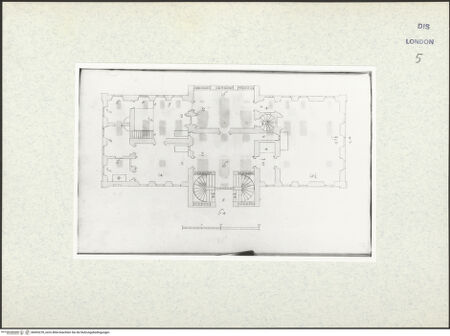 Vorderseite von Courtauld Institute [https://www.deutsche-digitale-bibliothek.de/content/lizenzen/rv-ez/] Varii Disegni d'Architettura...Seite 97: Grundriss eines Schlossbaus mit Mittelrisalit - , bh493278_recto. Foto.