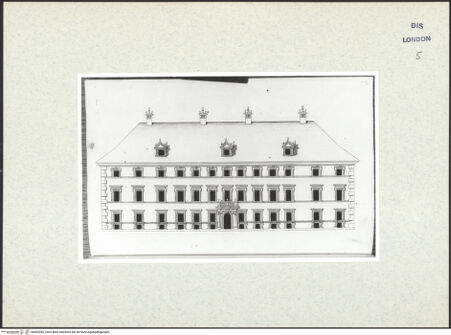 Vorderseite von Courtauld Institute [https://www.deutsche-digitale-bibliothek.de/content/lizenzen/rv-ez/] Varii Disegni d'Architettura...Seite 90: Fassadenaufriss eines dreizehnachsigen Landschlosses - , bh493282_recto. Foto.
