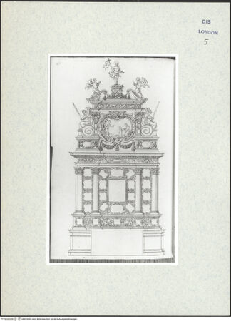 Vorderseite von Courtauld Institute [https://www.deutsche-digitale-bibliothek.de/content/lizenzen/rv-ez/] Varii Disegni d'Architettura...Seite 82: Entwurf für einen Reliquienaltar als triumphbogenartige Ädikulaarchitektur mit Auszug - , bh493435_recto. Foto.