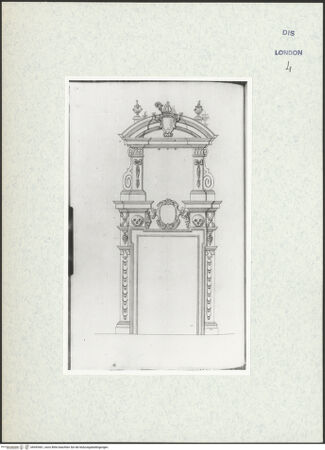 Vorderseite von Courtauld Institute [https://www.deutsche-digitale-bibliothek.de/content/lizenzen/rv-ez/] Varii Disegni d'Architettura...Seite 60: Entwurf für eine Portalrahmung mit Auszug für die Grabkapelle eines Bischofs - , bh493461_recto. Foto.