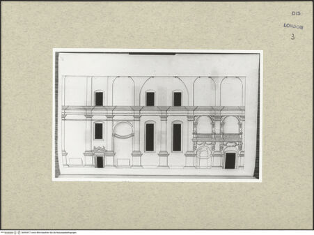 Vorderseite von Courtauld Institute [https://www.deutsche-digitale-bibliothek.de/content/lizenzen/rv-ez/] Varii Disegni d'Architettura...Seite 45: Längsschnitt durch eine Saalkirche mit integrierter Vorhalle - , bh493477_recto. Foto.