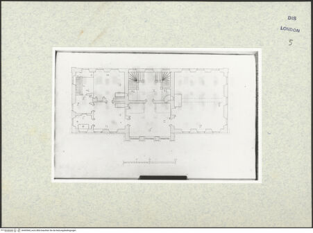 Vorderseite von Courtauld Institute [https://www.deutsche-digitale-bibliothek.de/content/lizenzen/rv-ez/] Varii Disegni d'Architettura...Seite 99: Grundriss eines Palazzo mit Mittelrisalit - , bh493560_recto. Foto.