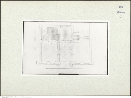 Vorderseite von Courtauld Institute [https://www.deutsche-digitale-bibliothek.de/content/lizenzen/rv-ez/] Varii Disegni d'Architettura...Seite 95: Grundriss eines Palazzetto - , bh493566_recto. Foto.