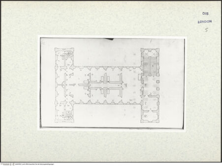 Vorderseite von Courtauld Institute [https://www.deutsche-digitale-bibliothek.de/content/lizenzen/rv-ez/] Varii Disegni d'Architettura...Seite 93: Grundriss eines Landschlosses mit Loggia und Seitenrisaliten - , bh493567_recto. Foto.
