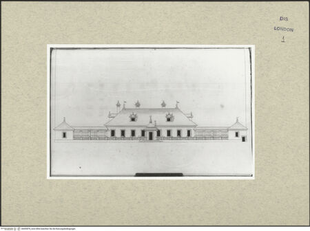 Vorderseite von Courtauld Institute [https://www.deutsche-digitale-bibliothek.de/content/lizenzen/rv-ez/] Varii Disegni d'Architettura...Seite 18: Aufriss eines eingeschossigen Landhauses mit Seitenflügeln - , bh493879_recto. Foto.