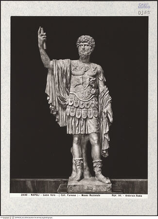 Vorderseite von Alinari [https://www.deutsche-digitale-bibliothek.de/content/lizenzen/rv-ez/] Porträtstatue des Kaisers Lucius Verus - Gesamtansicht, bh494429_recto. Foto.