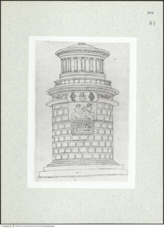 Vorderseite von Courtauld Institute [https://www.deutsche-digitale-bibliothek.de/content/lizenzen/rv-ez/] Houfe AlbumFolio 55: Rekonstruktion des Grabmals der Caecilia Metella auf der Via Appia - , bh494473_recto. Foto.