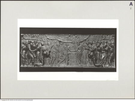 Vorderseite von Sotheby's [https://www.deutsche-digitale-bibliothek.de/content/lizenzen/rv-ez/] Bronzerelief mit zwei Gruppen und weiblichen allegorischen Figuren um einen Altar gruppiert (wahrscheinlich nach einem Entwurf Vasaris) - , bh494990_recto. Foto.