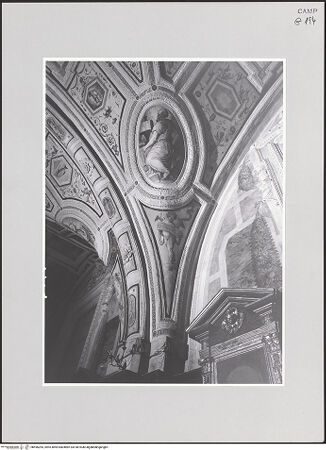 Vorderseite von ICCD [https://www.deutsche-digitale-bibliothek.de/content/lizenzen/rv-ez/] DeckenfreskenMitteljoch - Gewölbezwickel mit Tugendallegorie, bh496265_recto. Foto.