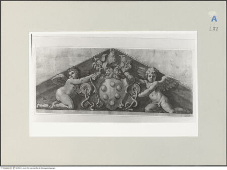 Vorderseite von Teylers Museum [http://creativecommons.org/publicdomain/mark/1.0/] Römische StudienmappeGiebelfeld mit dem Medici-Wappen (nach Polidoro?) - , bh496334_recto. Foto.