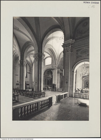 Vorderseite von unbekannt [https://www.deutsche-digitale-bibliothek.de/content/lizenzen/rv-fz/] San Giacomo degli Spagnoli - Blick aus der Chorkapelle ins linke Seitenschiff, bh496835_recto. Foto: Savio, Oscar.